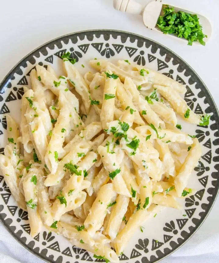One Pot Creamy Garlic Pasta