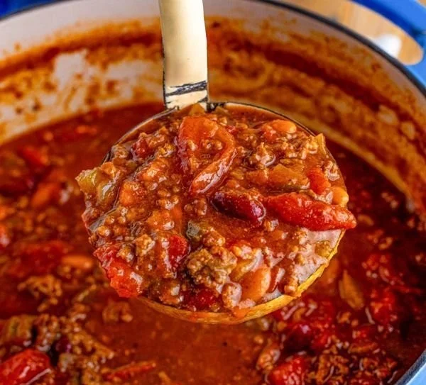 Delicious bowl of Wendy's chili showcasing its savory ingredients and rich flavor